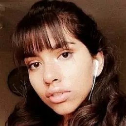 Ellie Hiyar net worth