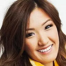 Weylie Hoang net worth