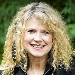 Becky Hobbs net worth