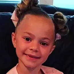 Olivia Hoellein net worth