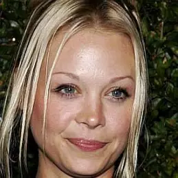 Alexandra Holden net worth