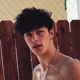 Tayler Holder net worth