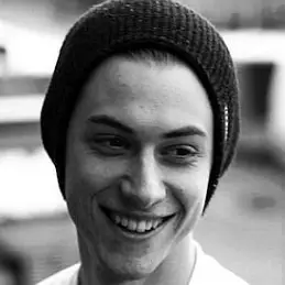 Luke Holland net worth