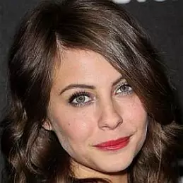 Willa Holland net worth