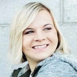 Cassie Hollister net worth