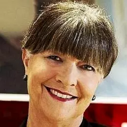 Gabi Hollows net worth