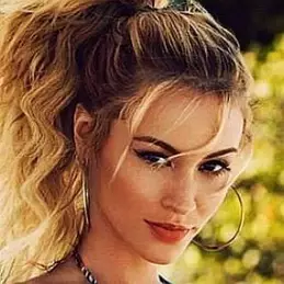 Bryana Holly net worth