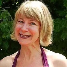 Sheri Holman net worth