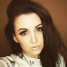 Ashlee Holmes net worth