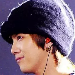 Lee Hong-gi net worth