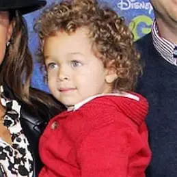 Aden Housley net worth