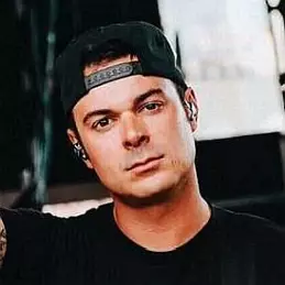 Alex Howard net worth