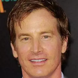 Rob Huebel net worth