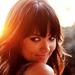 Elizabeth Huett net worth