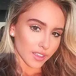 Emily Huff net worth