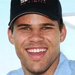 Kris Humphries net worth
