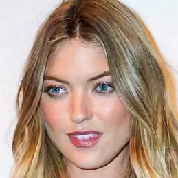 Martha Hunt net worth