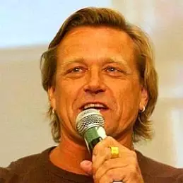 Michael Hurst net worth