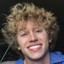 Jordan Huxhold net worth