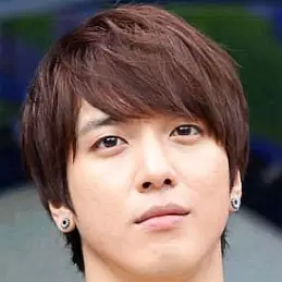Jung Yong-hwa net worth