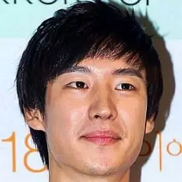 Lee Je-hoon net worth