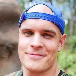 Jerry Rig Everything net worth