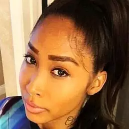 Apryl Jones net worth