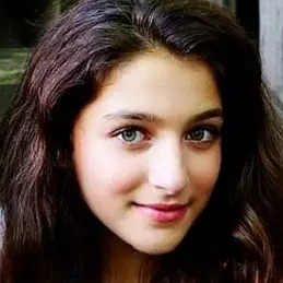 Julie Bella net worth