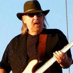 Larry Junstrom net worth