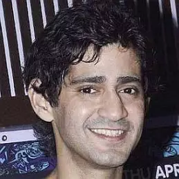 Gaurav Kapur net worth