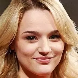 Hunter King net worth