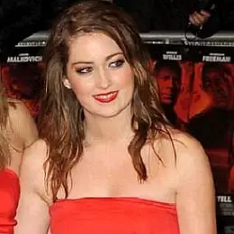 Beth Kingston net worth