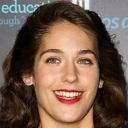 Lola Kirke net worth