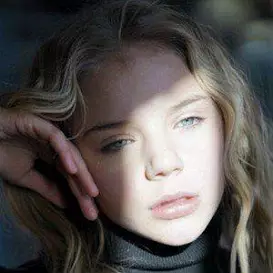 Bella Klassen net worth