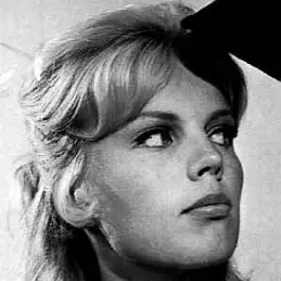 Marta Kristen net worth