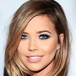 Sandra Kubicka net worth