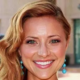 Christine Lakin net worth