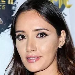 Sara Malakul Lane net worth