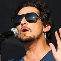 Leon Larregui net worth