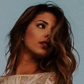 Anais Leon net worth