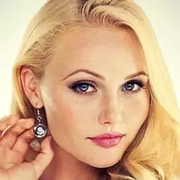 Brooke Nichole Lee net worth