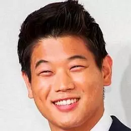 Ki Hong Lee net worth