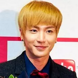 Leeteuk net worth