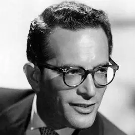 Robert Q. Lewis net worth