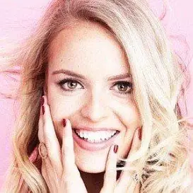 Alexandra Light net worth