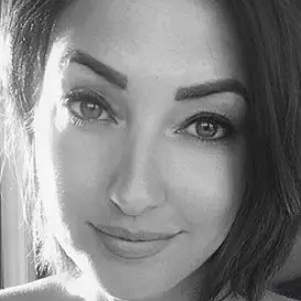 Leah Light net worth