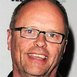 Robert Llewellyn net worth