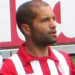 Alberto Lora net worth