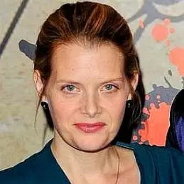 Andrea Lowe net worth