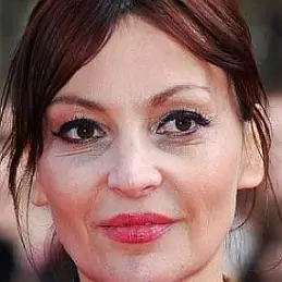 Pearl Lowe net worth